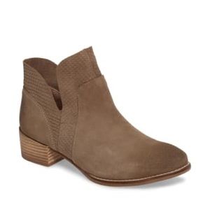 Seychelles Dwelling Bootie Suede Taupe *NWOT*